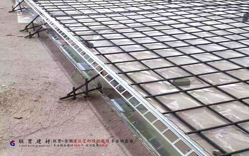 河南省LG160-3000镀锌钢板铠装缝案例